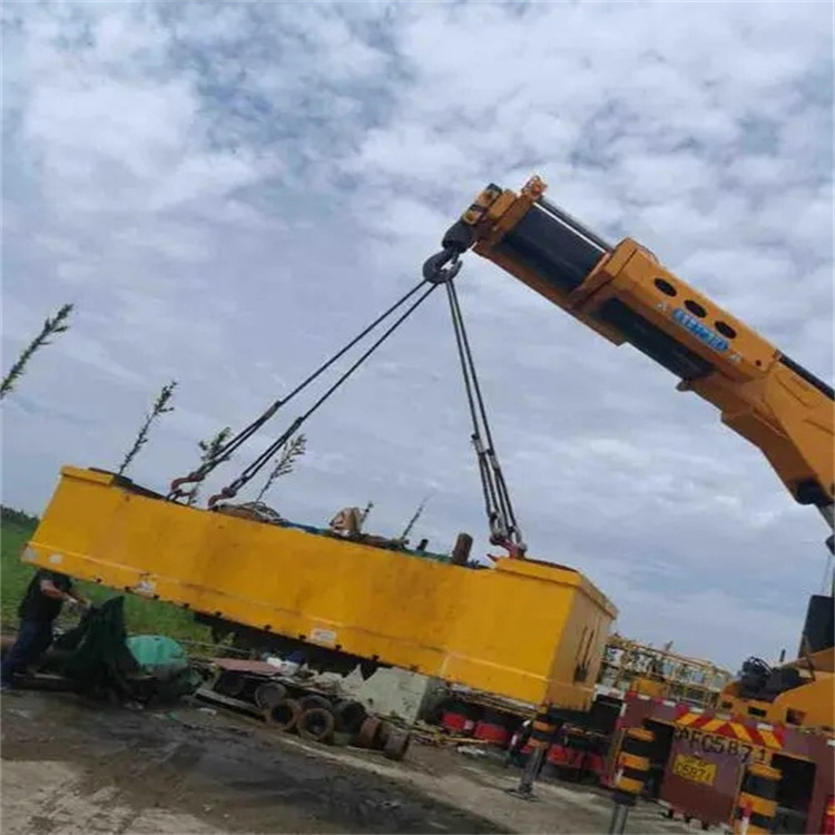 五莲随车吊吊集装箱怎么吊