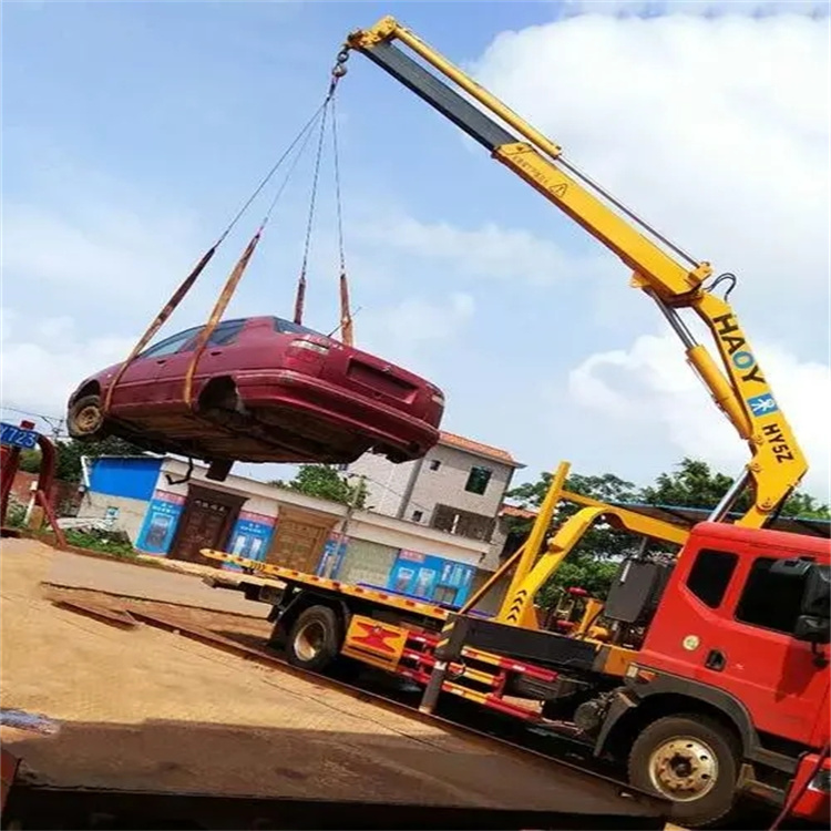 五莲吊车吊汽车的正确方法